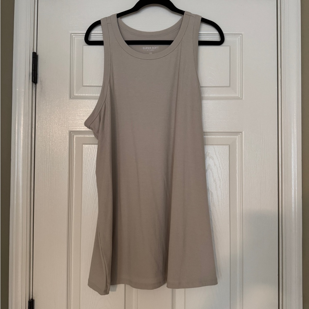 Simple Women's Cream Tank Top